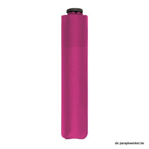 superlight umbrella fuchsia, closed