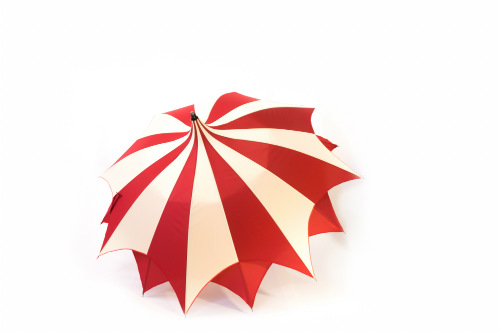 stick umbrella d\'Amazoni red and white