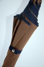 umbrella oxford camel , blue border, detail